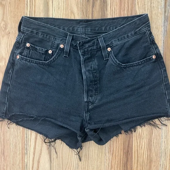 Levi’s button fly shorts sz 28 - Picture 3 of 14